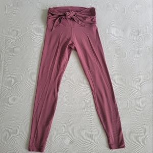 Women's Lululemon Size 6 align rose Colored tie waste leggings
